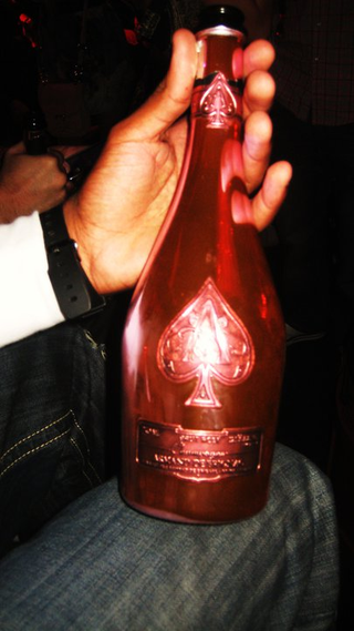 Illustration for article titled Here Are Some Photos Of Marcus Jordan's $35,000 Night In Las Vegas